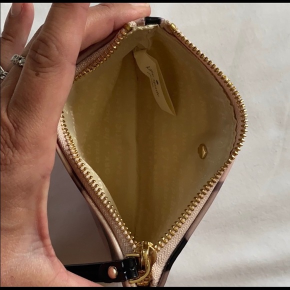 Authentic Kate Spade Faux Patent Leather Wristlet - Picture 5 of 5